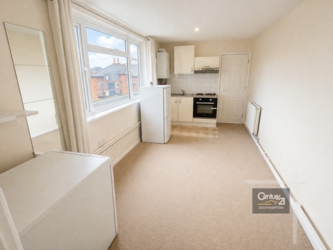 |Ref: R213342|, Bedford Place, Southampton SO15, Studio to rent