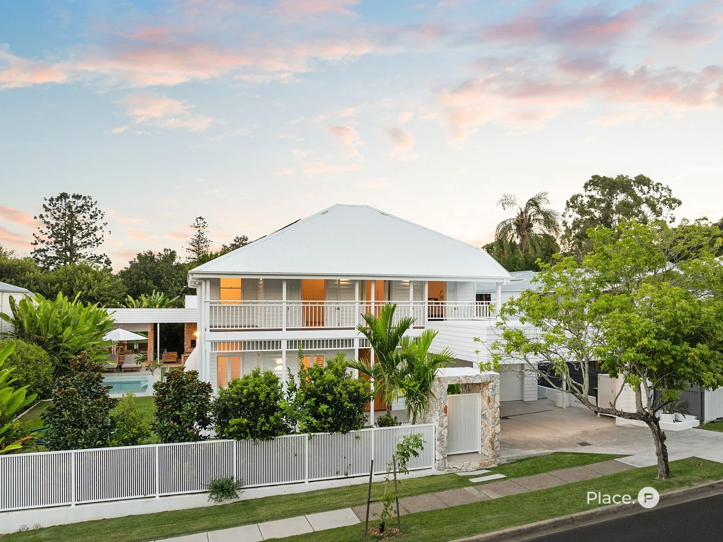 18 Ellesmere Street, Yeronga QLD 4104