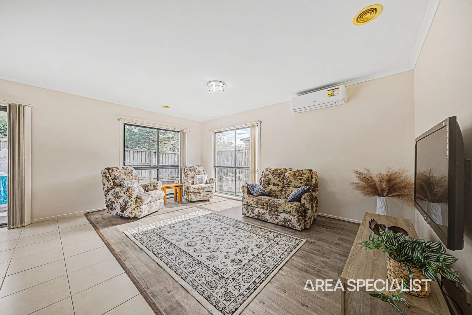 10 Cascade Way, Pakenham VIC 3810 photo 5