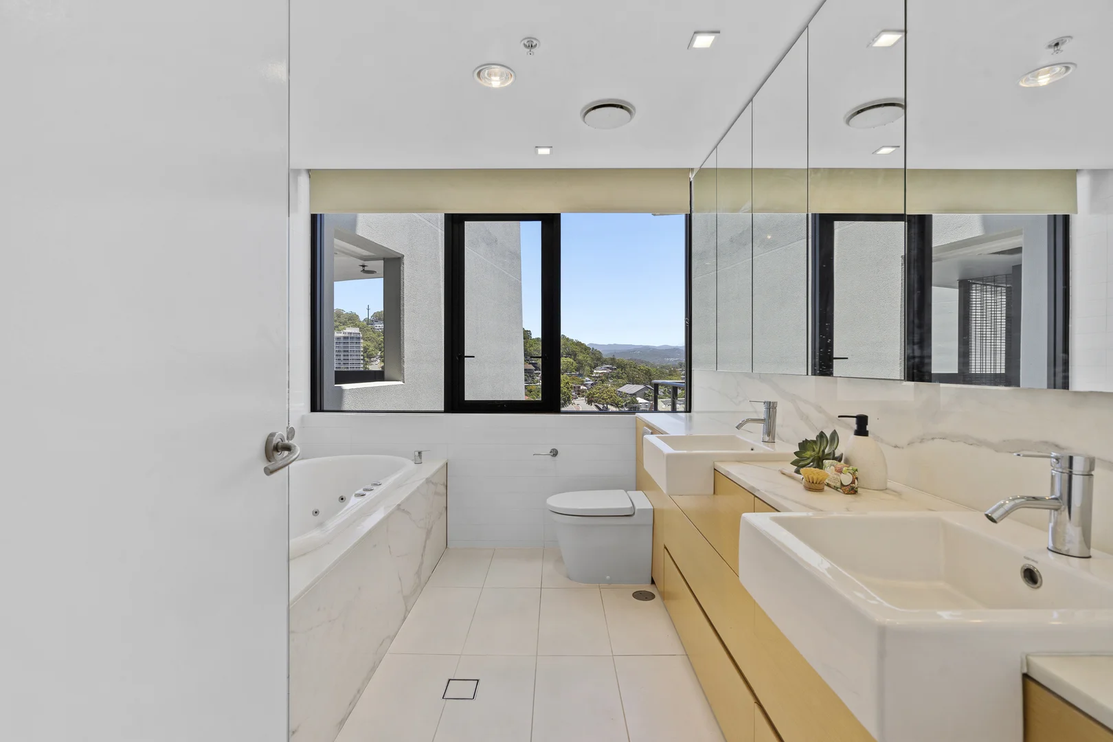 Additional image 15 of 2114/2-14 The Esplanade, Burleigh Heads QLD 4220