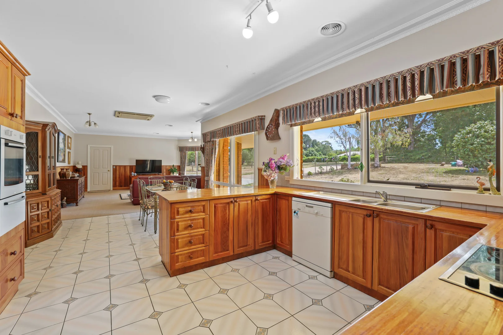 Additional image 2 of 1 Surman Court, Drouin VIC 3818