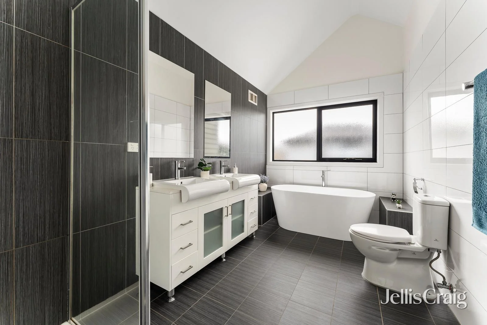 Additional image 9 of 2/68 Junction Street, Newport VIC 3015