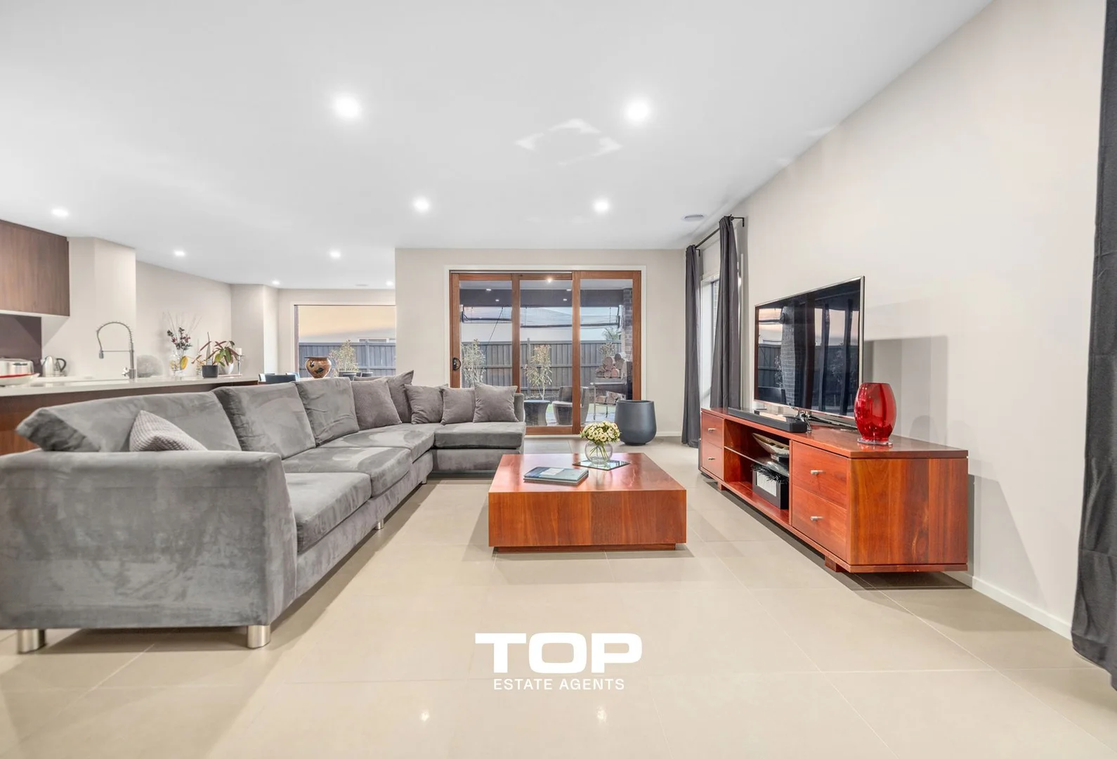 Additional image 3 of 10 Springleaf Avenue, Clyde North VIC 3978