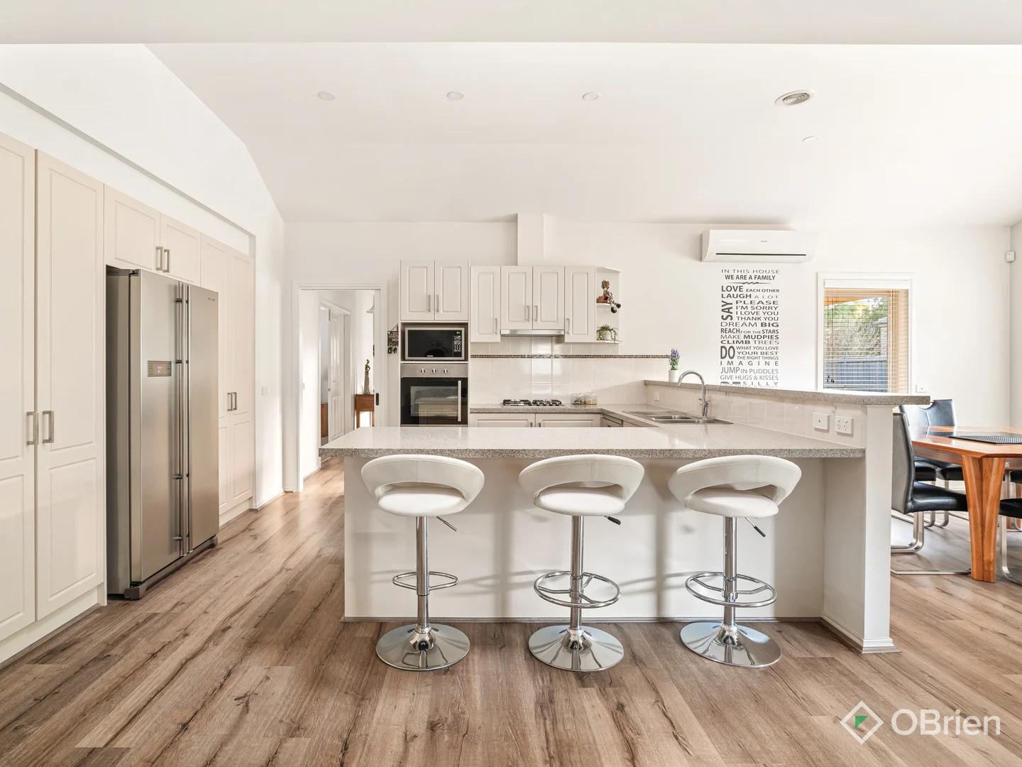 Additional image 3 of 192 Linsell Boulevard, Cranbourne East VIC 3977