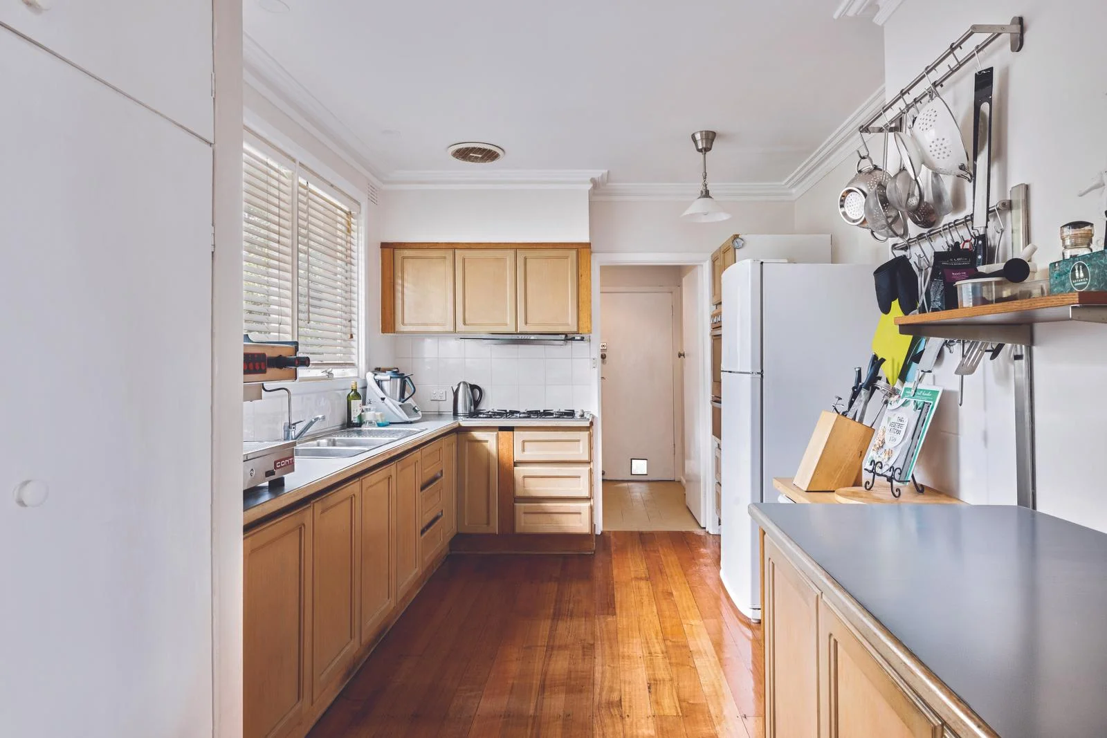 Additional image 3 of 28 Heatherhill Road, Frankston VIC 3199