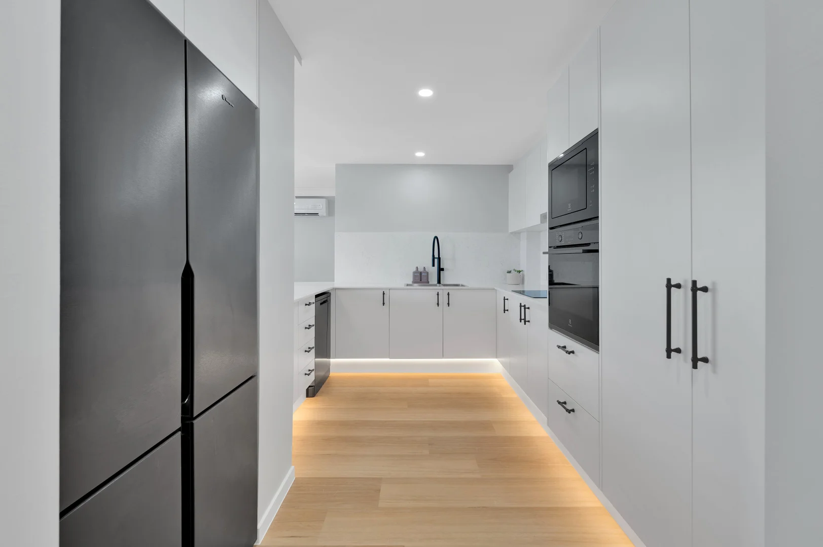 Additional image 10 of 9C/30 Laycock Street, Surfers Paradise QLD 4217