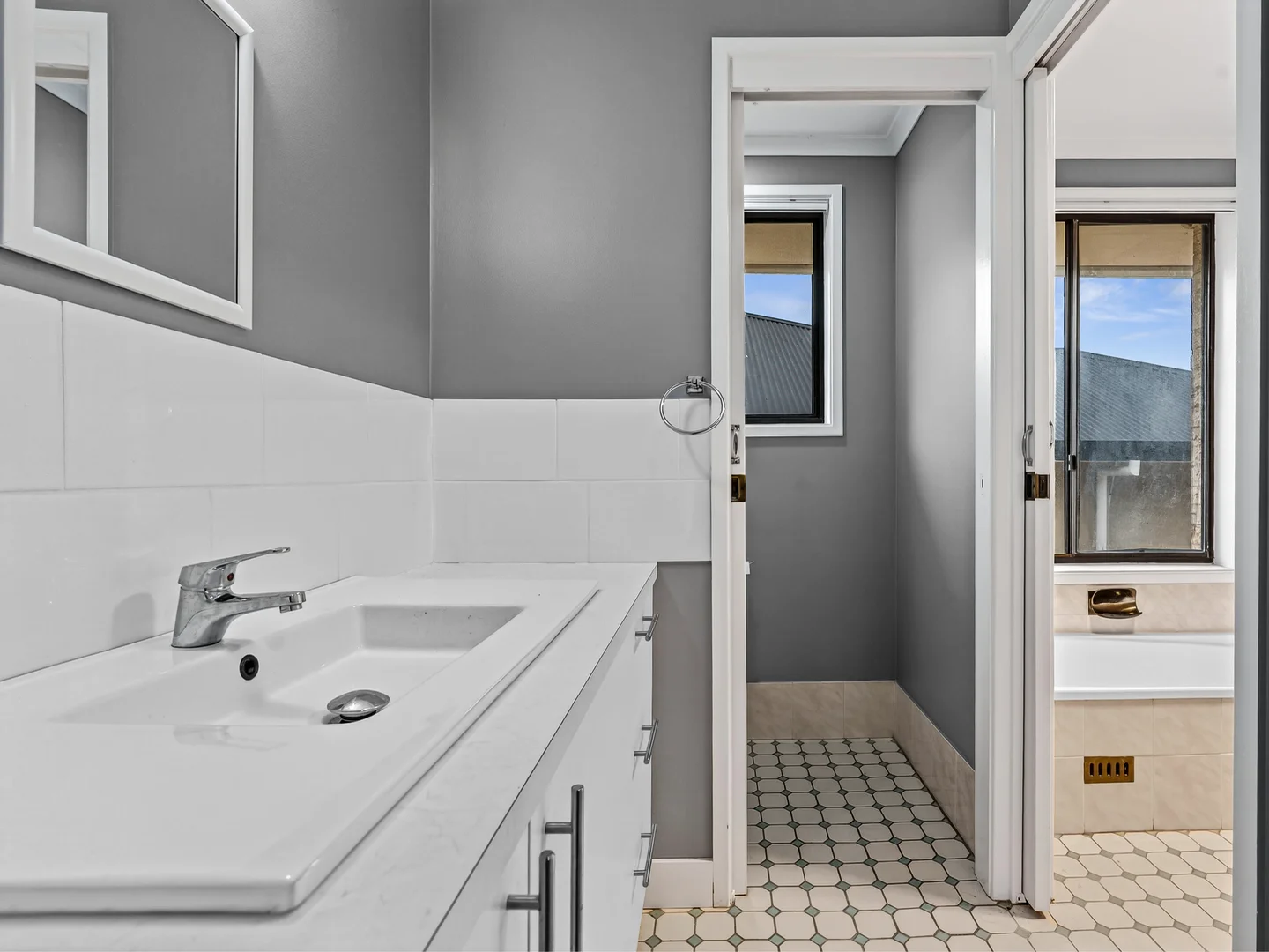 Additional image 5 of 242 Lakedge Avenue, Berkeley Vale NSW 2261