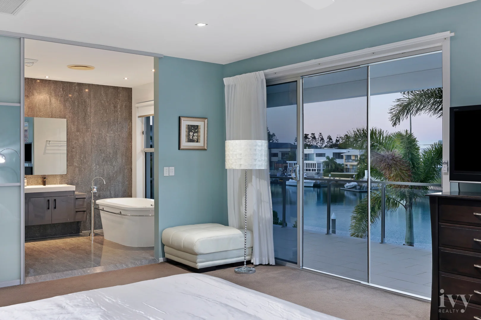 Additional image 19 of 49 Royal Albert Crescent, Sovereign Islands QLD 4216