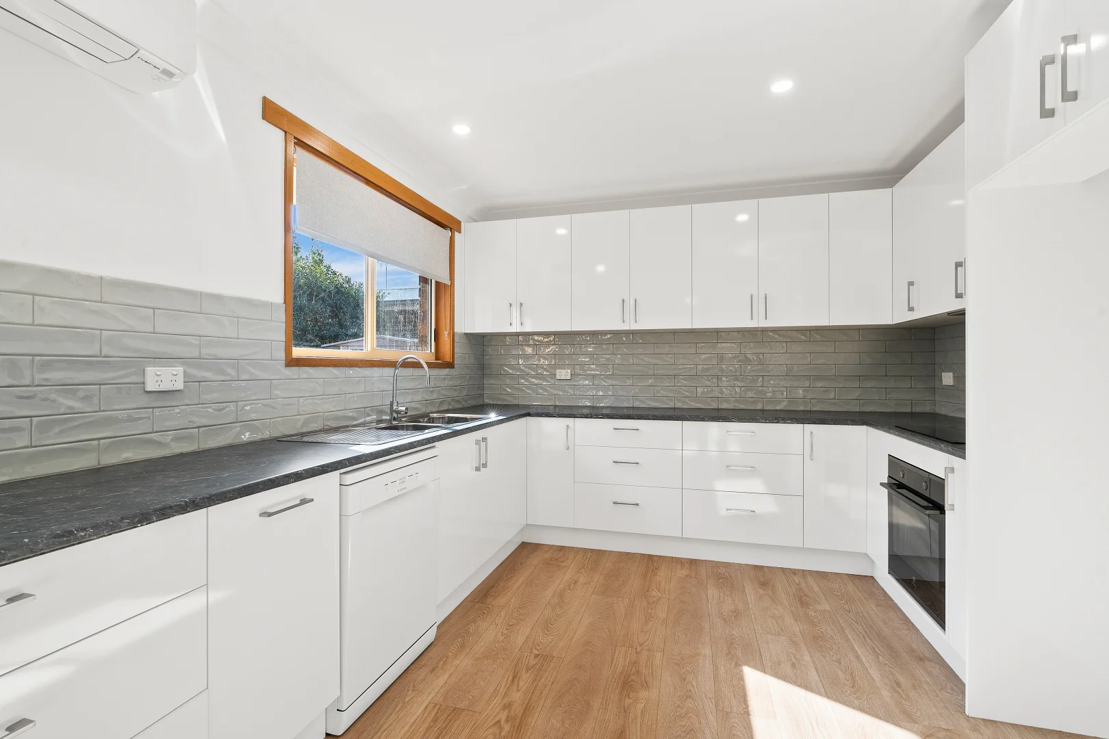 Additional image 2 of 70 Yeovil Drive, Bomaderry NSW 2541