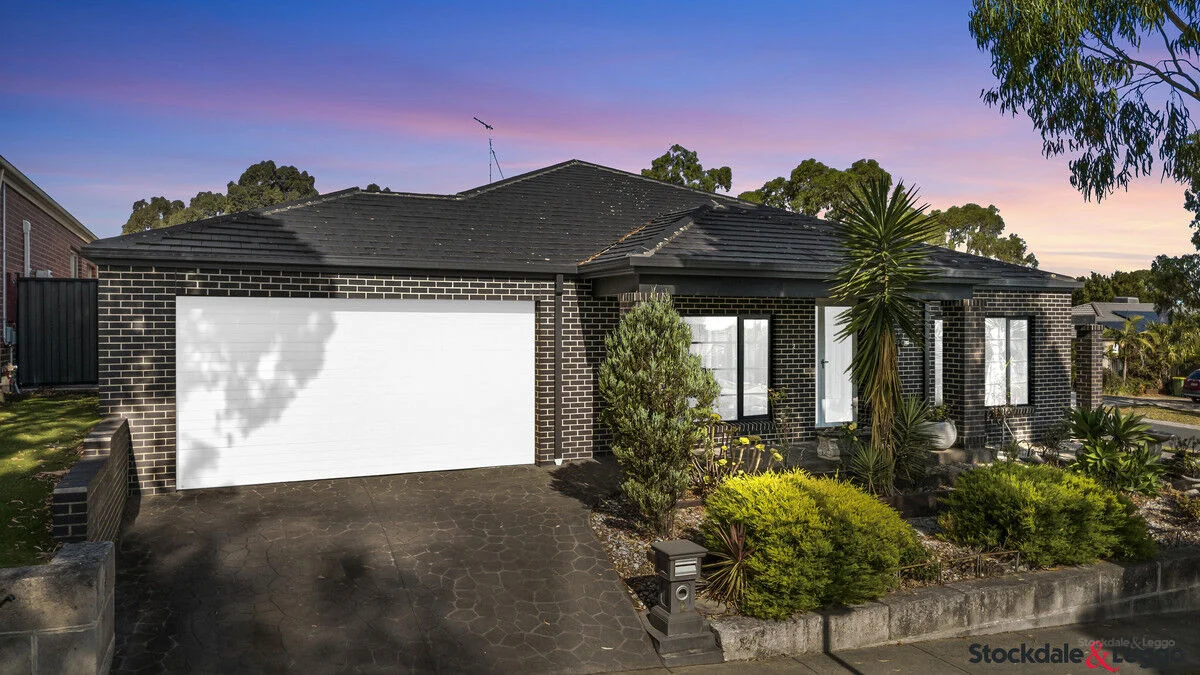2 Waterside Drive, Pakenham VIC 3810