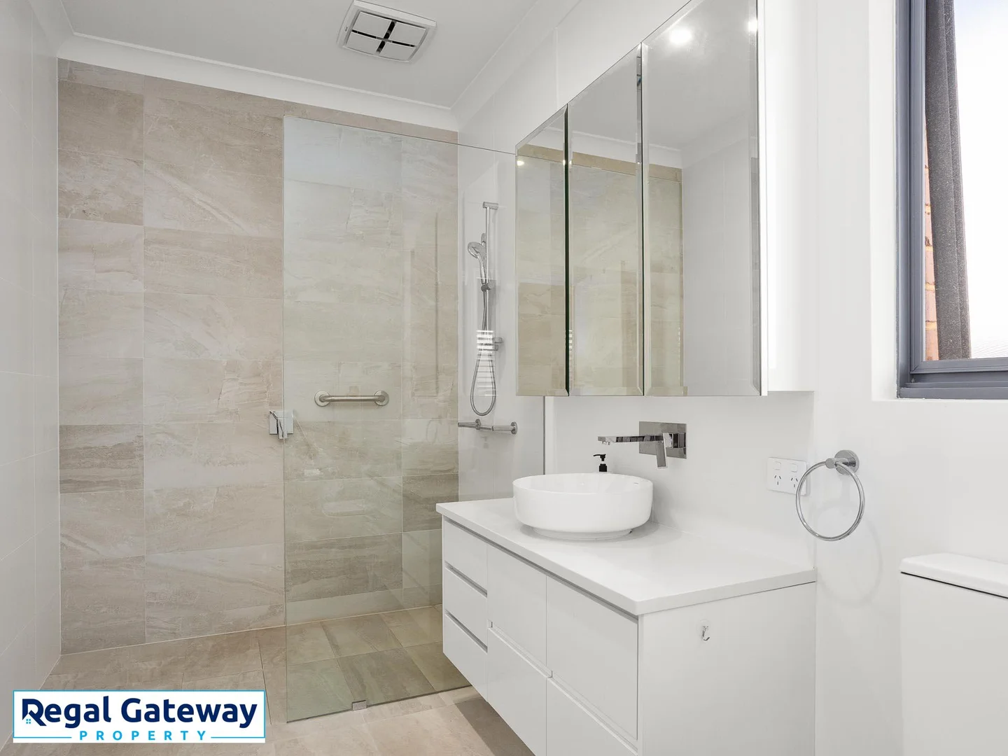 Additional image 9 of 99/100 Clementine Boulevard, Treeby WA 6164