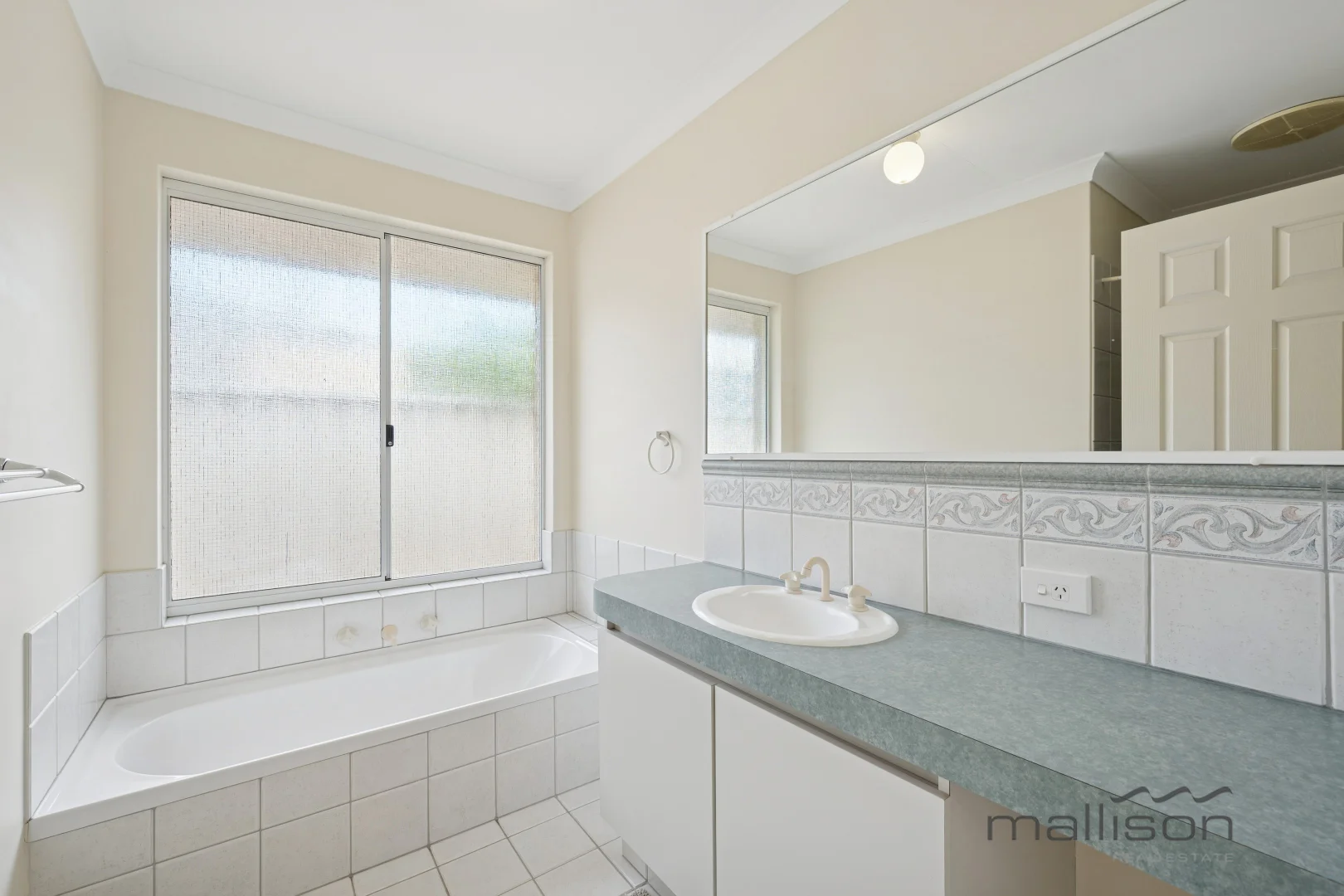 Additional image 18 of 8 Rainbow Gardens, Bibra Lake WA 6163