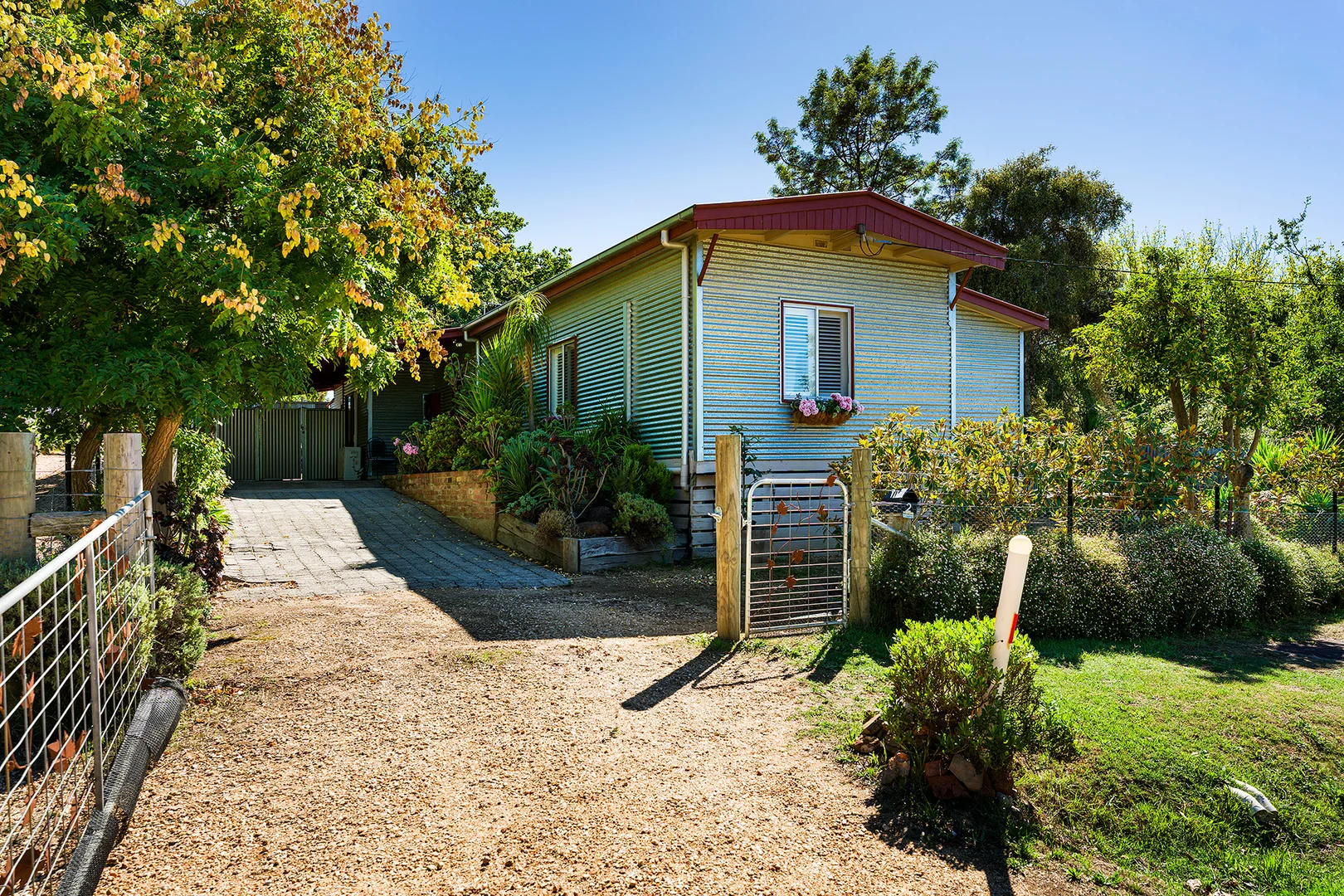 Additional image 10 of 2 Spring Street, Maldon VIC 3463