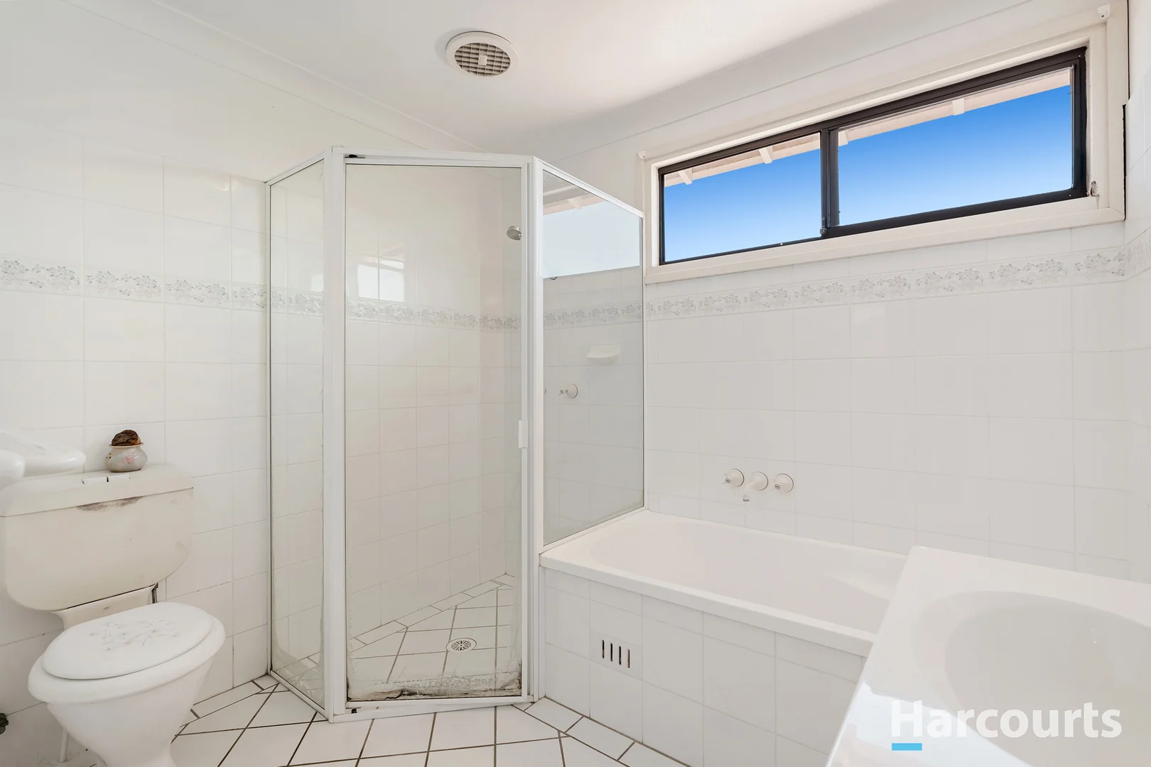 Additional image 27 of 19 The Esplanade, Caves Beach NSW 2281