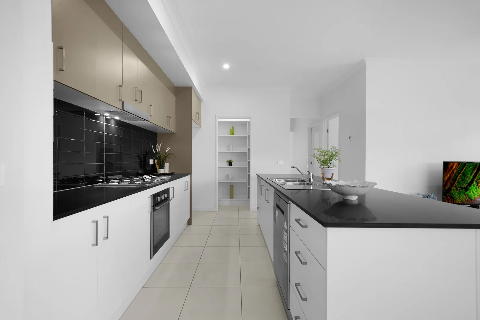 Additional image 6 of 104 Spearmint Boulevard, Manor Lakes VIC 3024