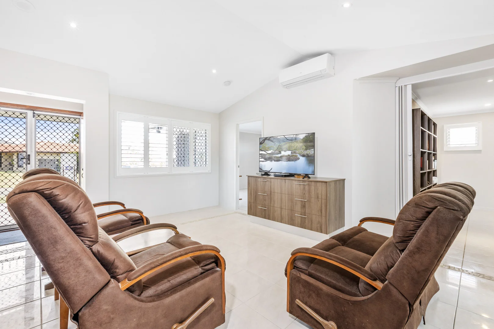 Additional image 9 of 8 Callistemon Crescent, Tin Can Bay QLD 4580