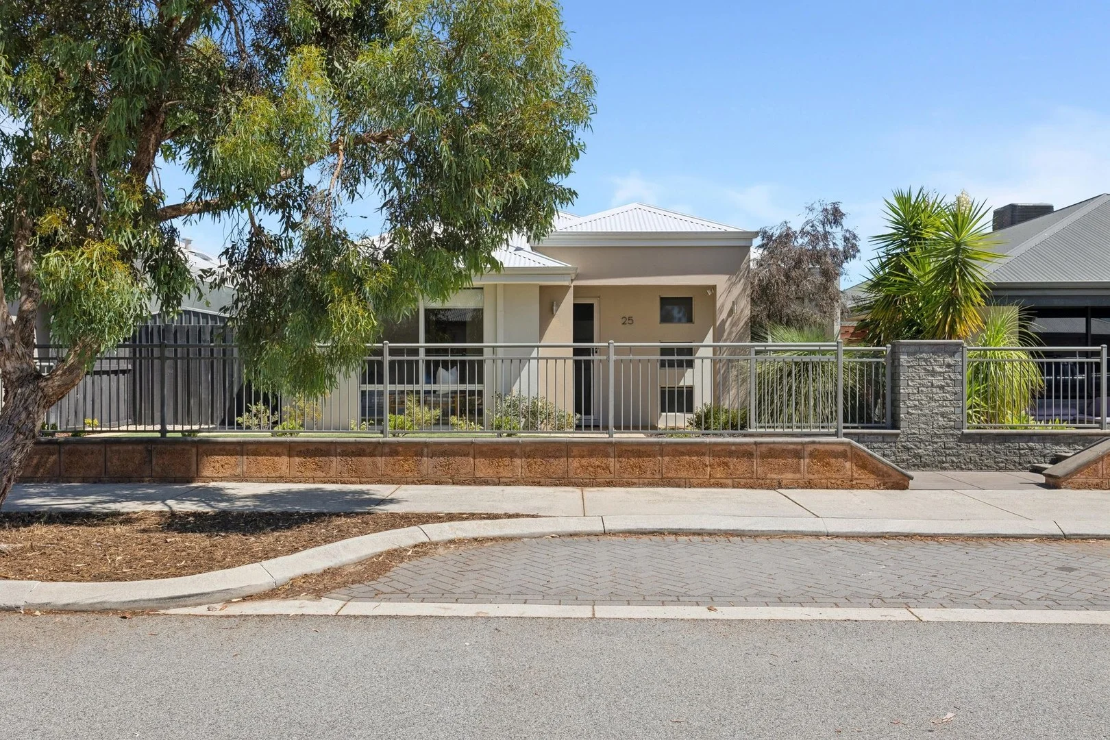 25 Interlaken Loop, Ellenbrook WA 6069