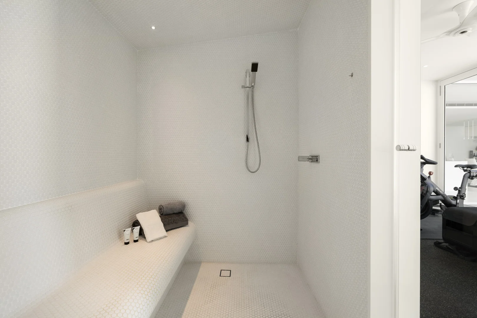 Additional image 12 of 46 Woodroffe Avenue, Main Beach QLD 4217