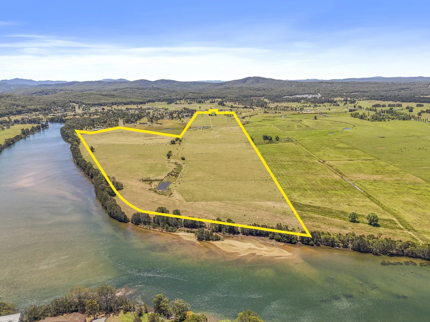 8 Glenduart Grove, Moruya NSW 2537