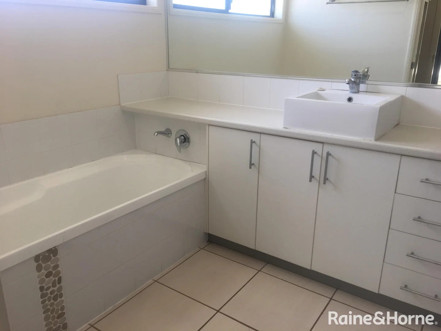 Additional image 7 of 1&2/74 Windsor Circle, Kingaroy QLD 4610