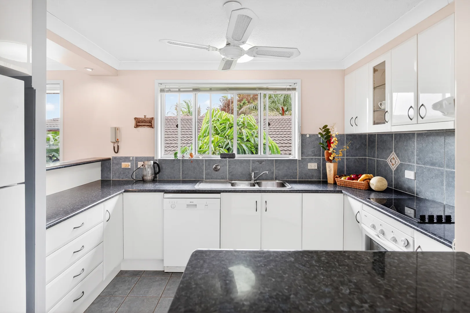 Additional image 2 of 2/48 Railway Street, Southport QLD 4215