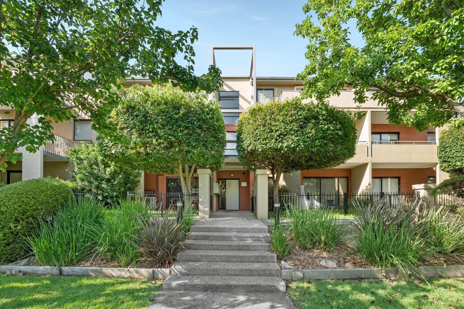 15/2 Greenfield Drive, Clayton VIC 3168