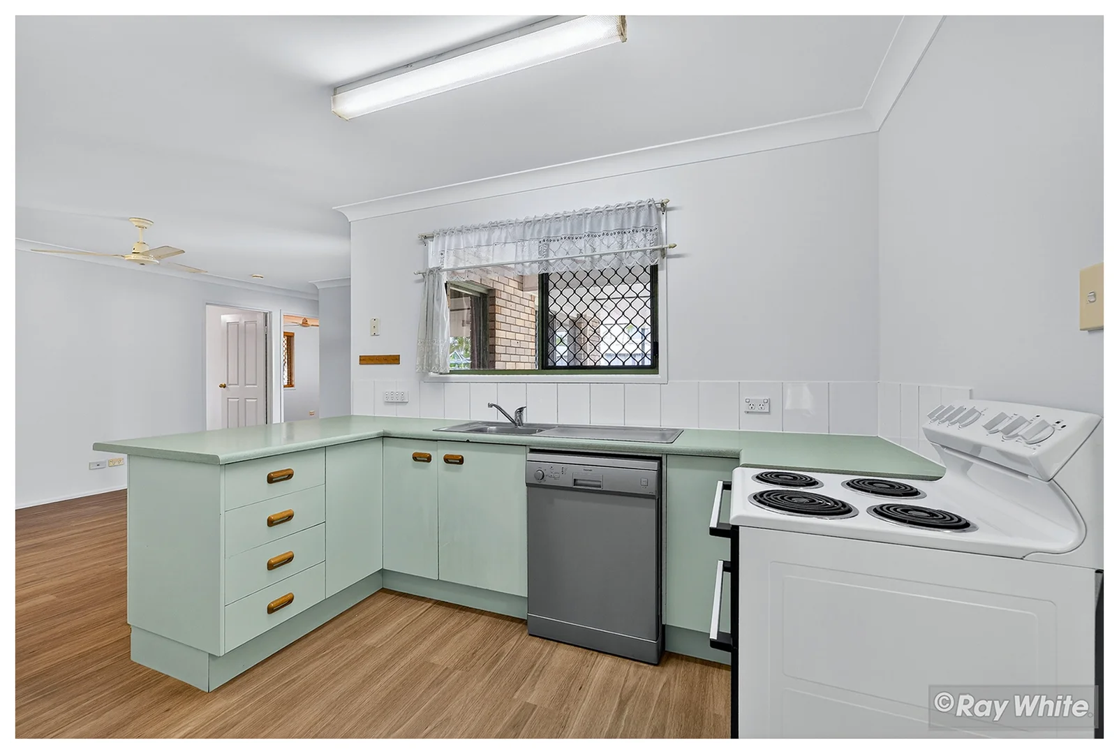 Additional image 2 of 32 Munro Street, Kawana QLD 4701