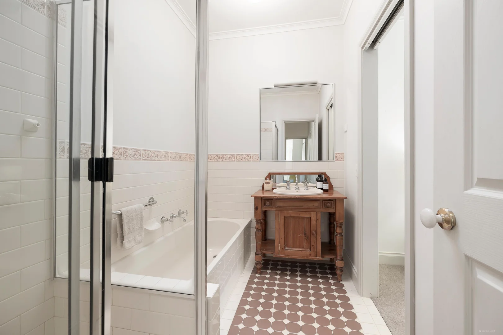 Additional image 8 of 1/12 Calrossie Avenue, Montmorency VIC 3094