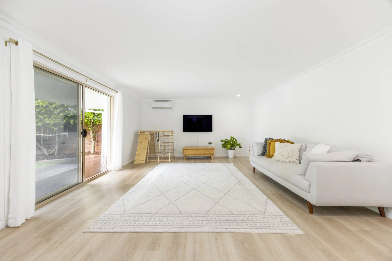 Additional image 3 of 18 Wanneroo Court, Mermaid Waters QLD 4218