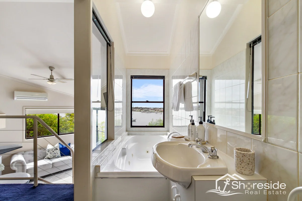 Additional image 30 of 4A Wattlebird Close, Lakes Entrance VIC 3909