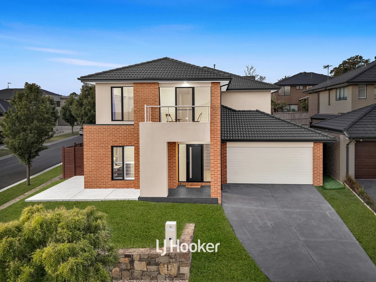 10 Lycium Road, Clyde North VIC 3978