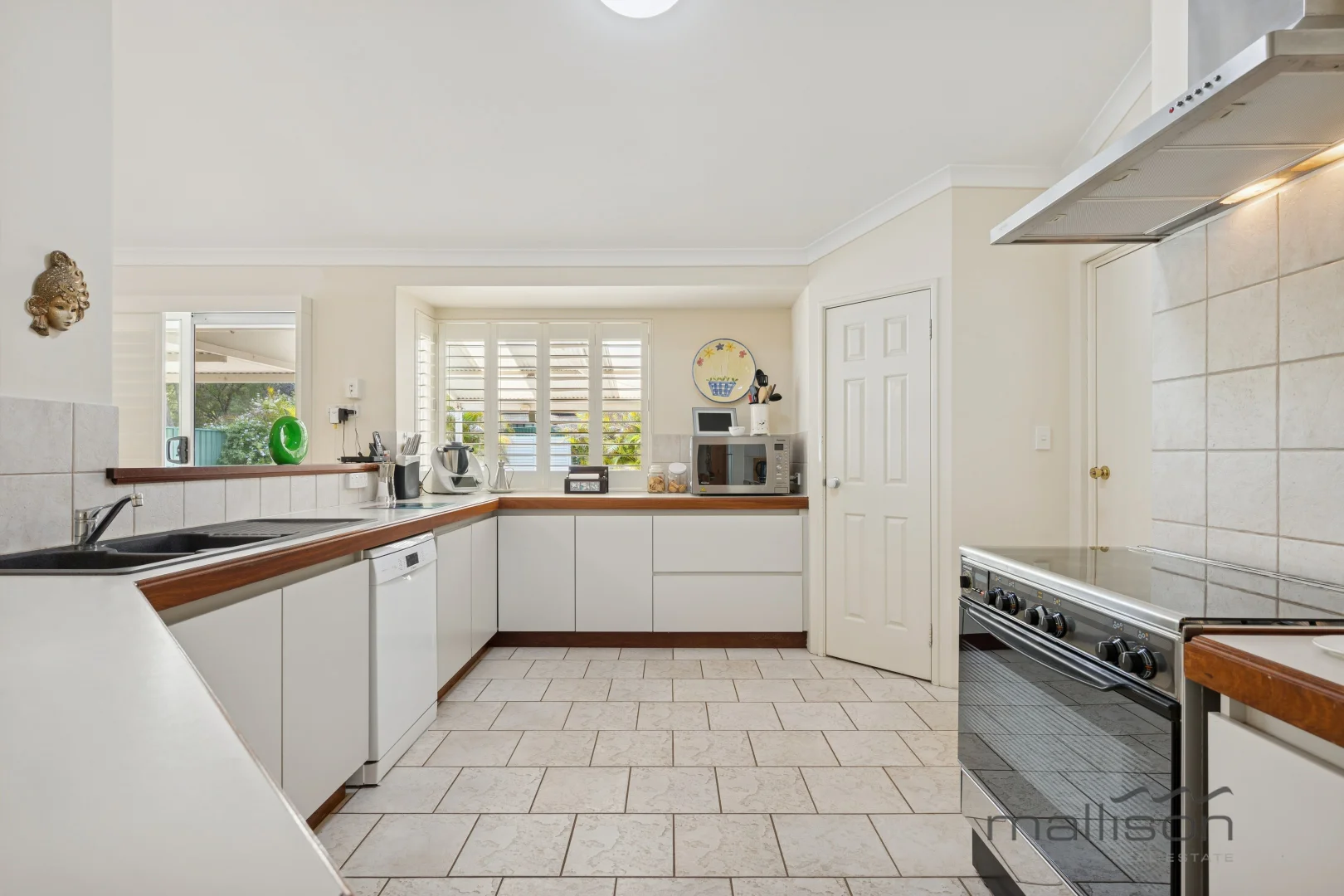 Additional image 12 of 8 Rainbow Gardens, Bibra Lake WA 6163