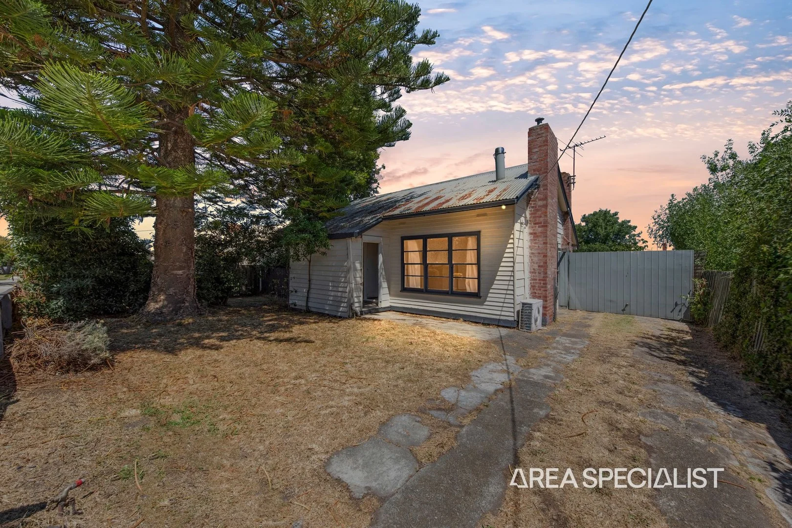 2 Sybella Avenue, Koo Wee Rup VIC 3981