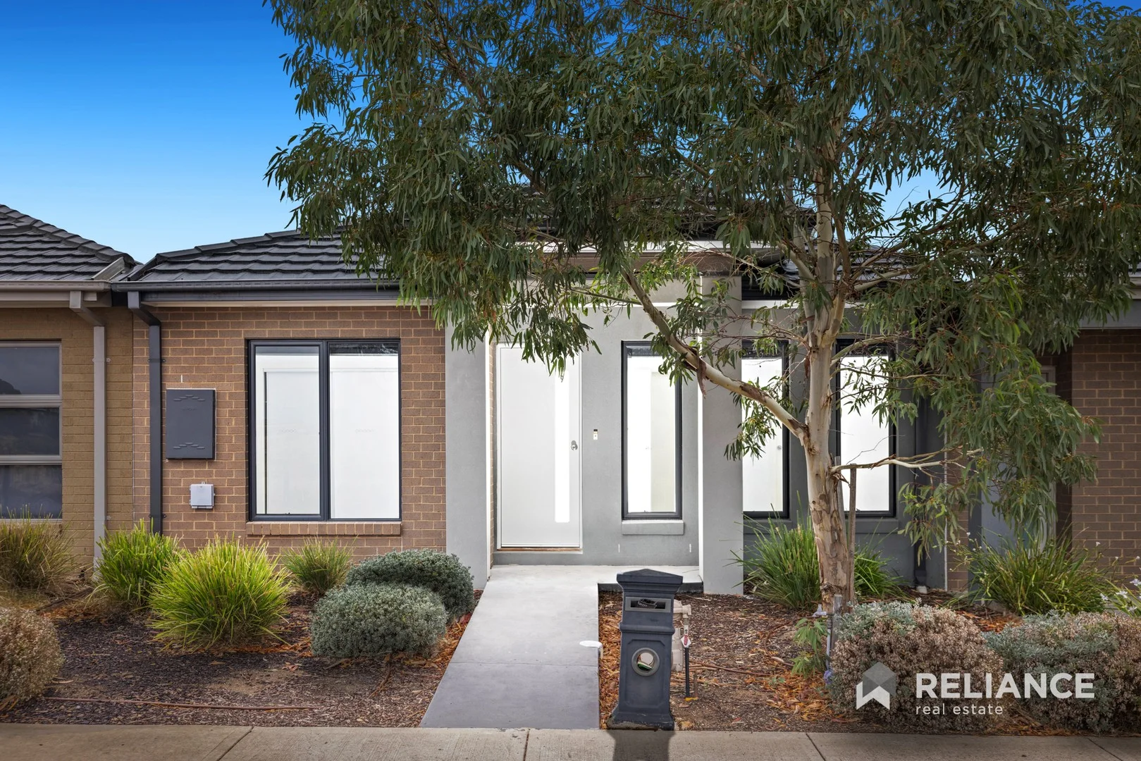 9 Zesty Walk, Manor Lakes VIC 3024