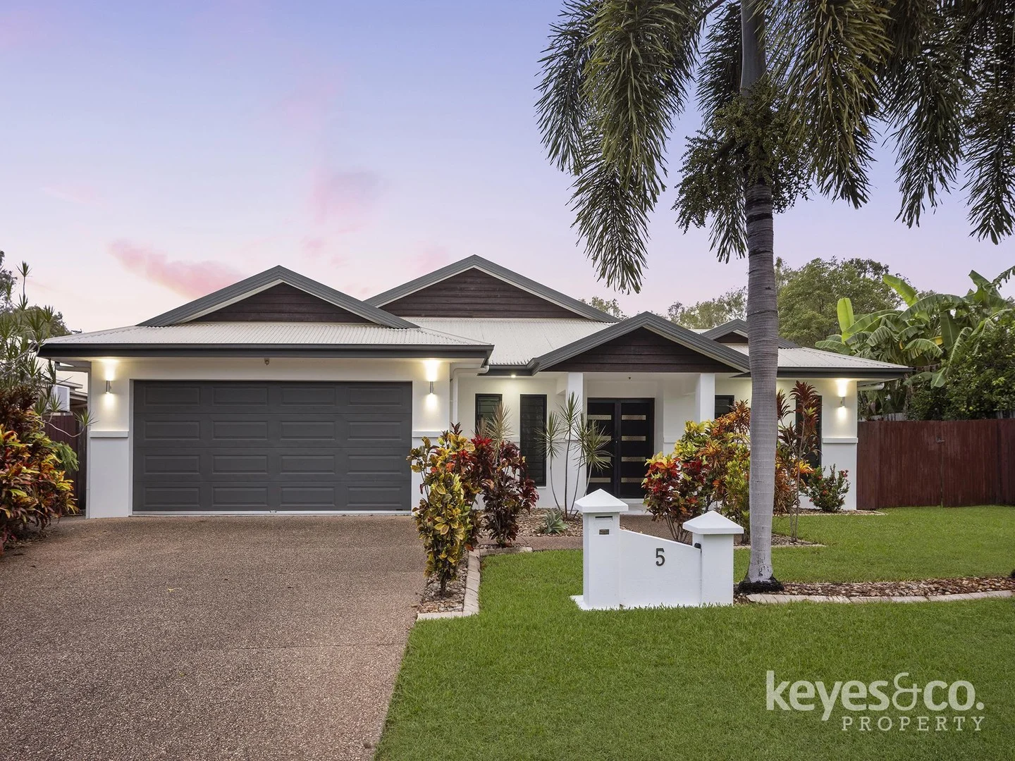 5 Hermitage Place, Douglas QLD 4814