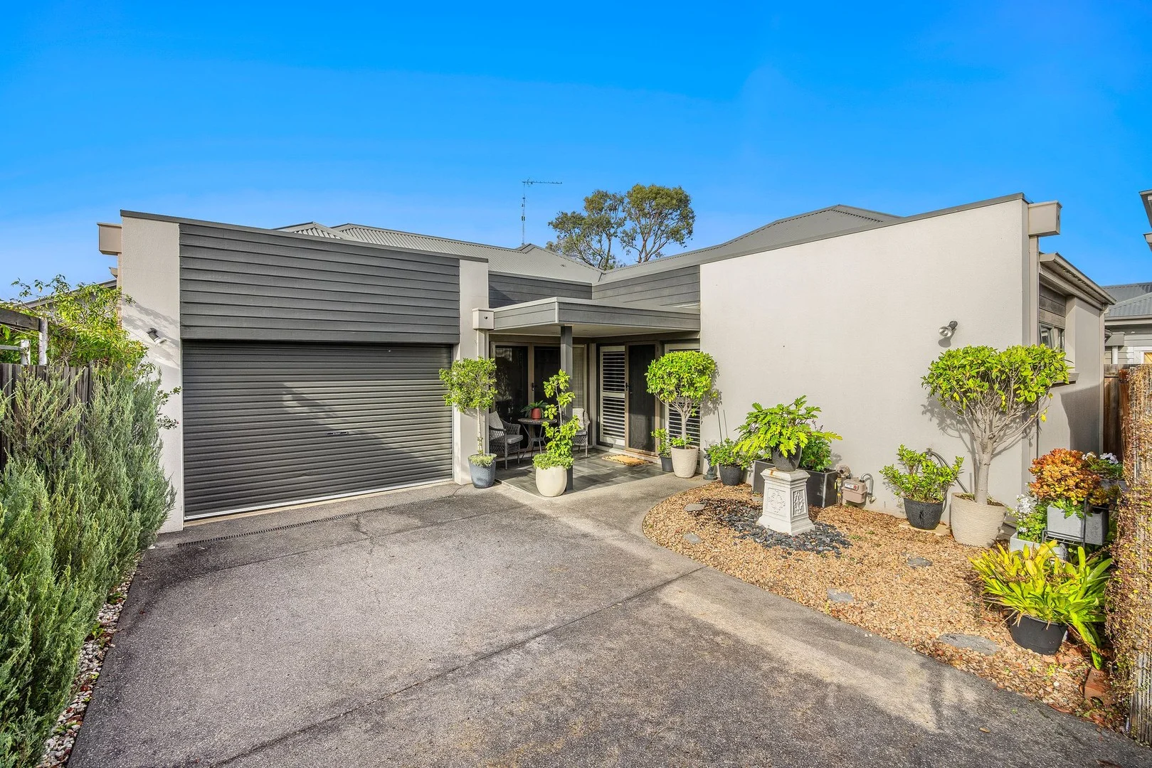 2/129 Roslyn Road, Belmont VIC 3216