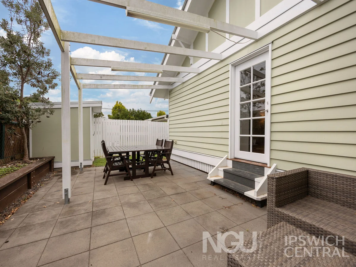 Additional image 12 of 1 & 2 / 25 Teape Street, Silkstone QLD 4304