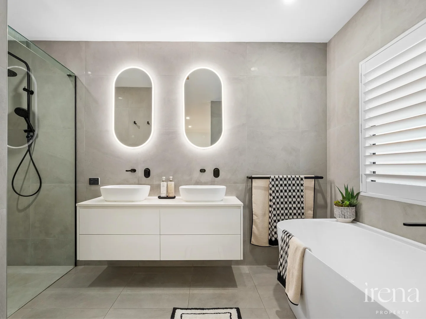 Additional image 19 of 31-33 Oakview Circuit, Brookwater QLD 4300