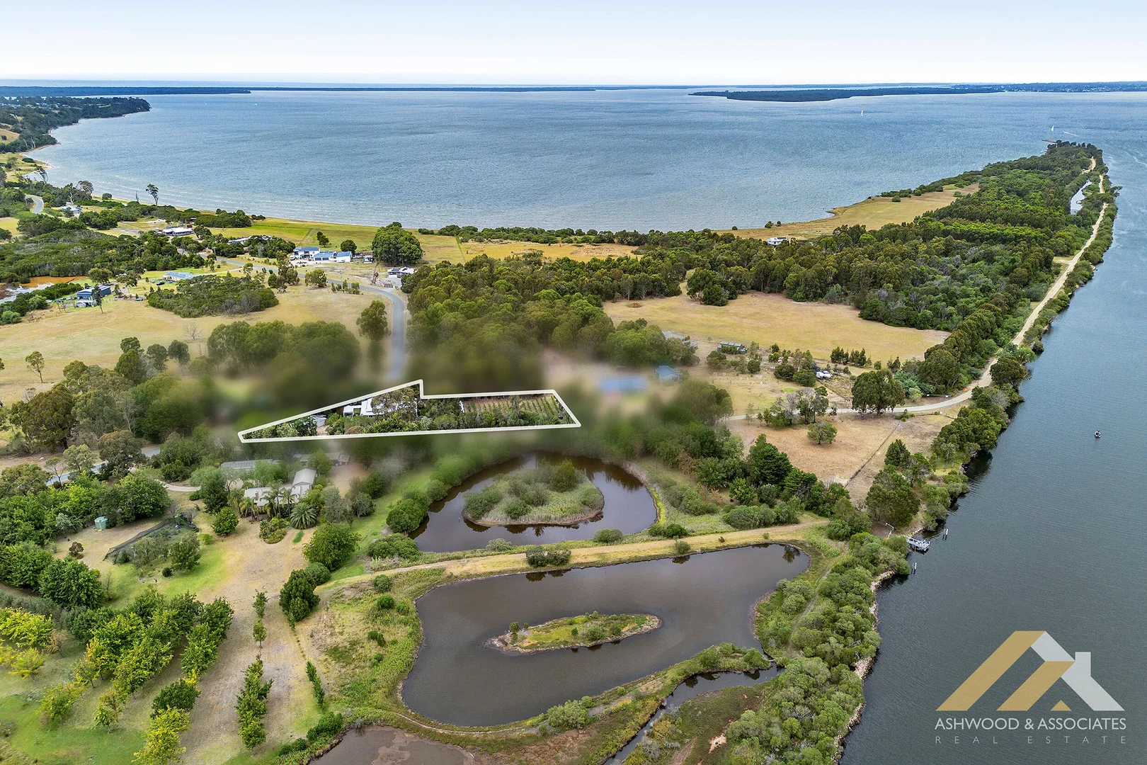 Additional image 33 of 190 Reynolds Road, Metung VIC 3904