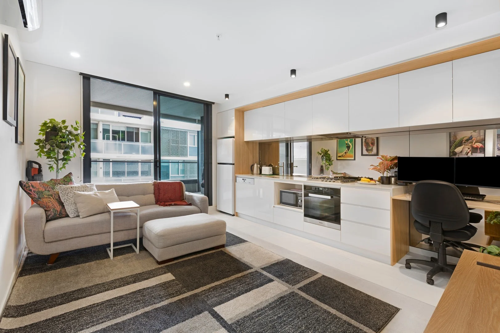 1810/3 Yarra Street, South Yarra VIC 3141