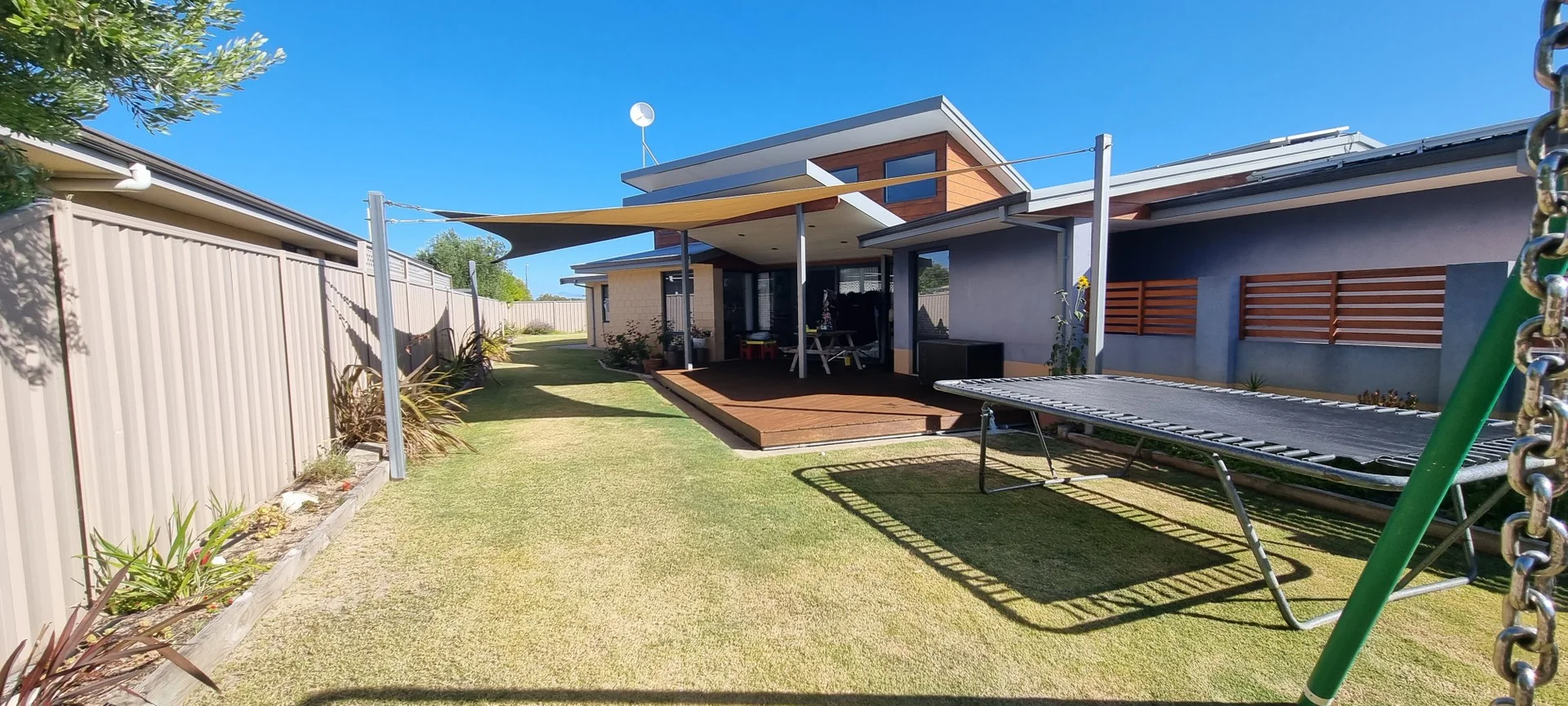 4 Baleine Dr, Castletown WA 6450