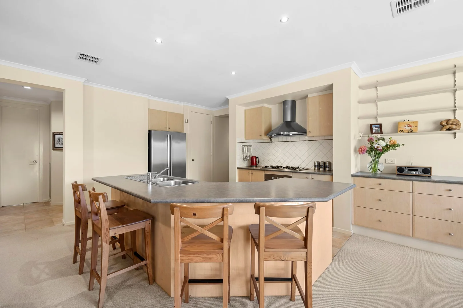 Additional image 3 of 2 Roxanne Court, Woodend VIC 3442