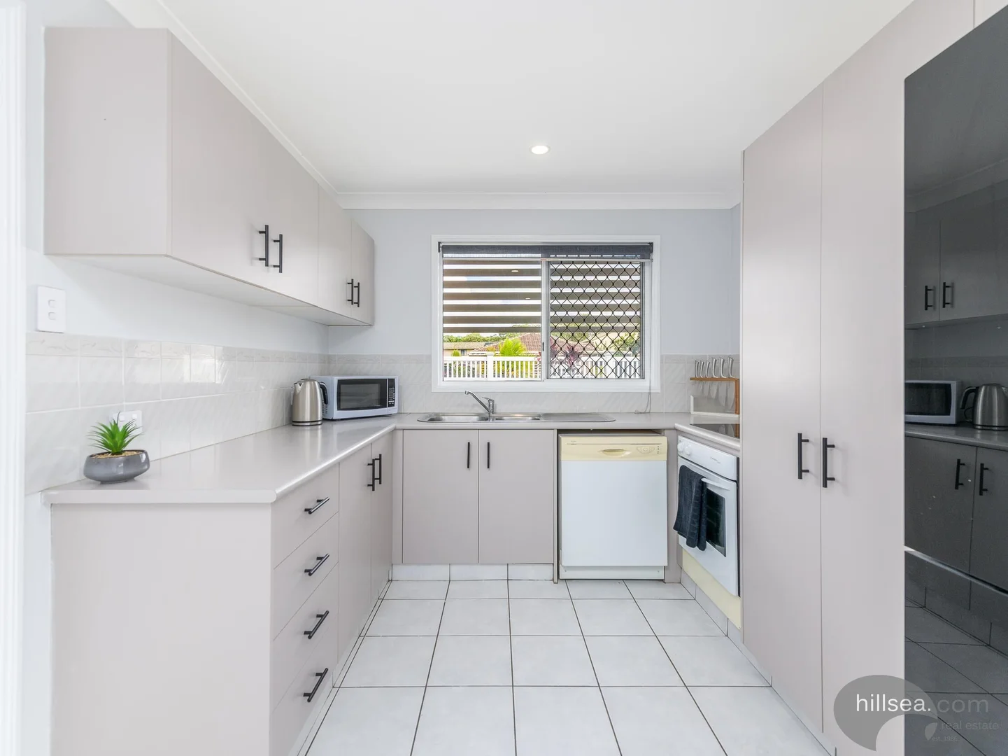 Additional image 3 of 1/9 Riccarton Place, Labrador QLD 4215