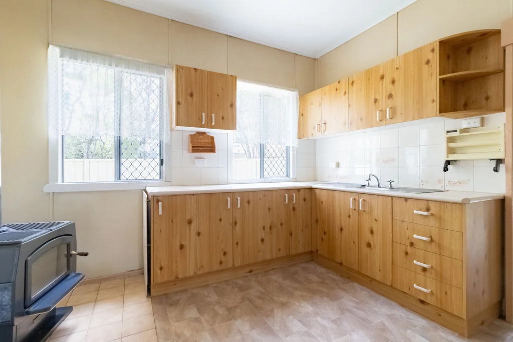 Additional image 3 of 37 Thallon Street, Crows Nest QLD 4355