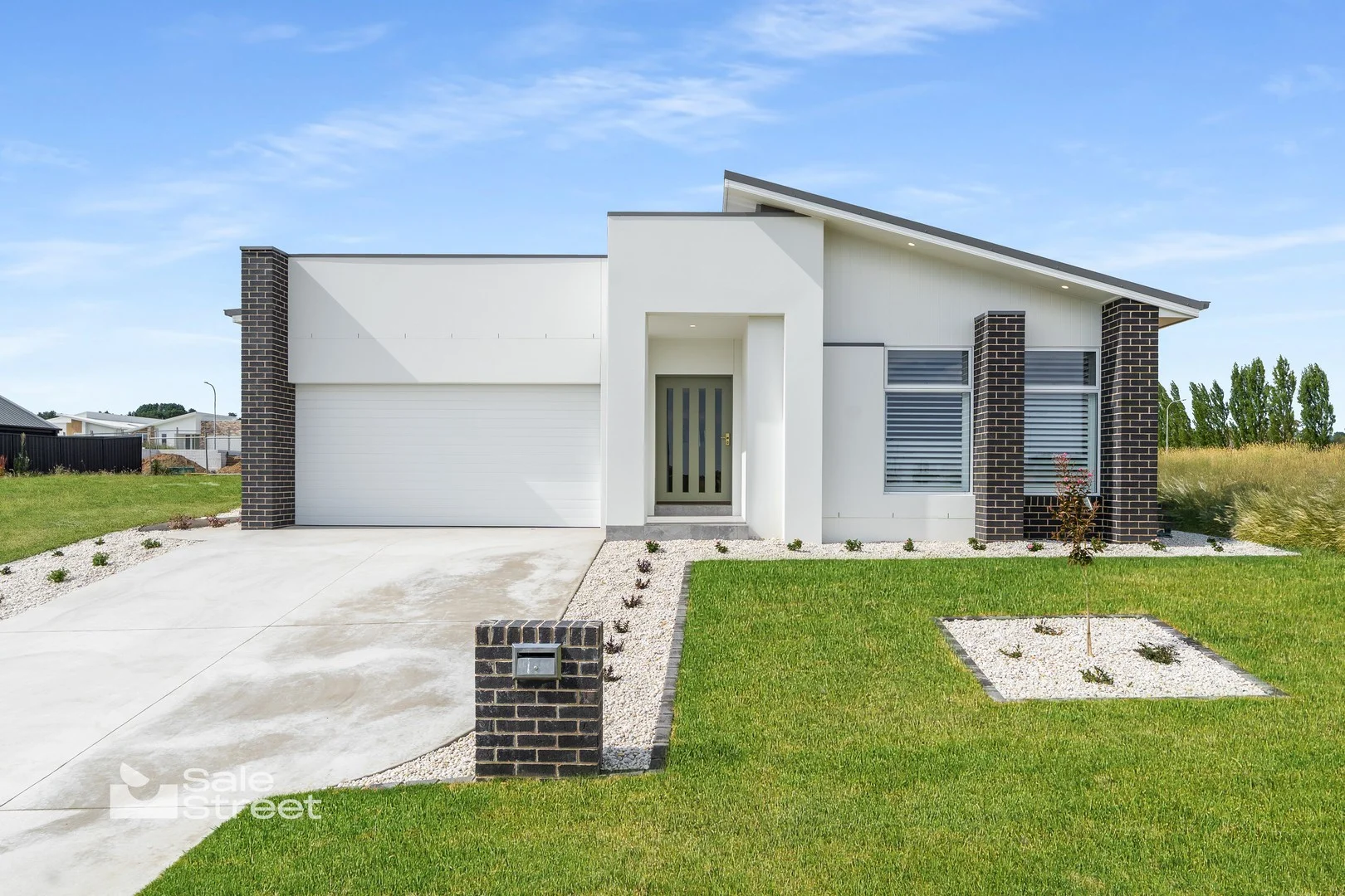 4 Redbox Street, Orange NSW 2800