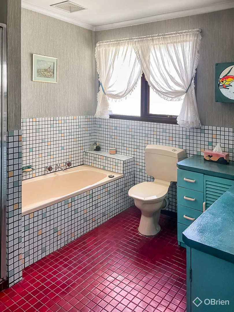 Additional image 7 of 6 Helen Court, Moe VIC 3825