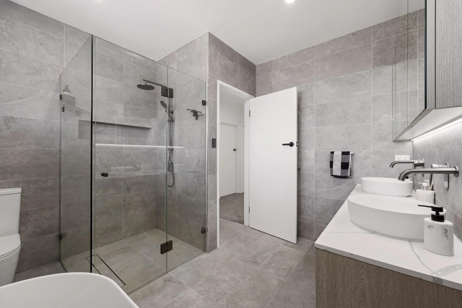 Additional image 12 of 5A Rainbow Crescent, Kingsgrove NSW 2208