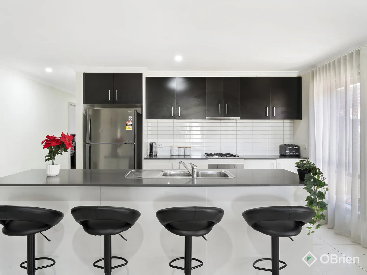 Additional image 2 of 29 Royale Drive, Fraser Rise VIC 3336