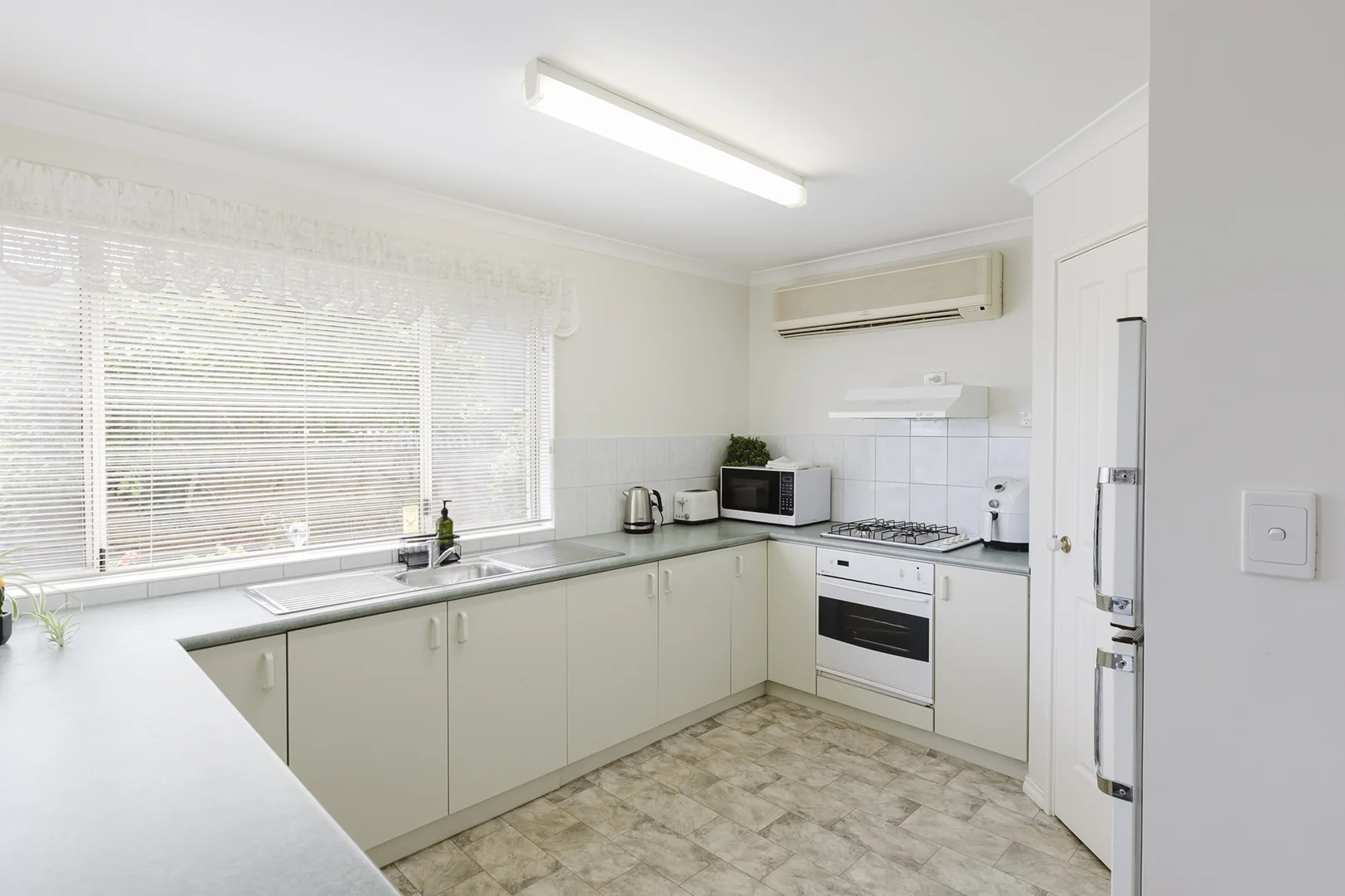 Additional image 11 of 4/16 Bathurst Street, Mira Mar WA 6330