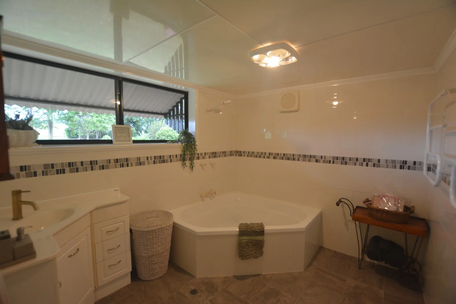 Additional image 20 of 20 Russell Road, Lake Eacham QLD 4884